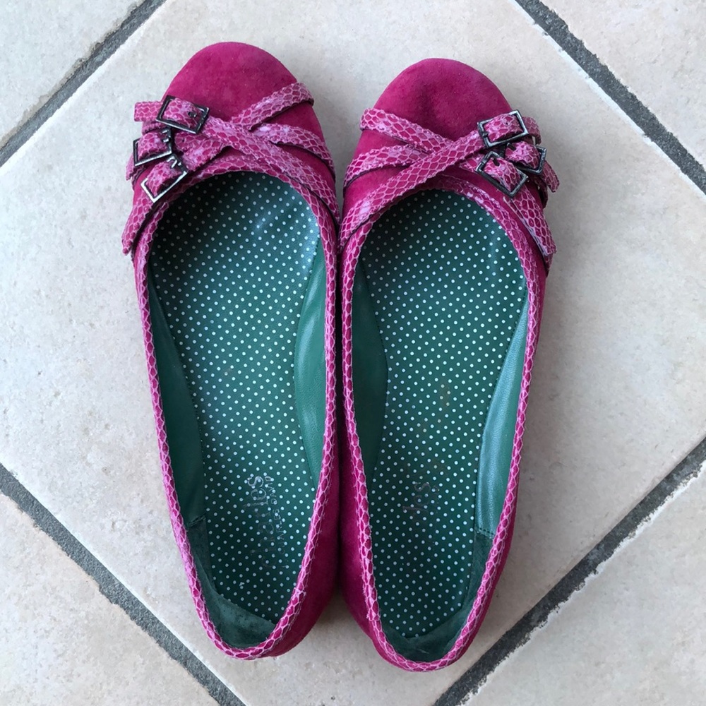 Charles David flats